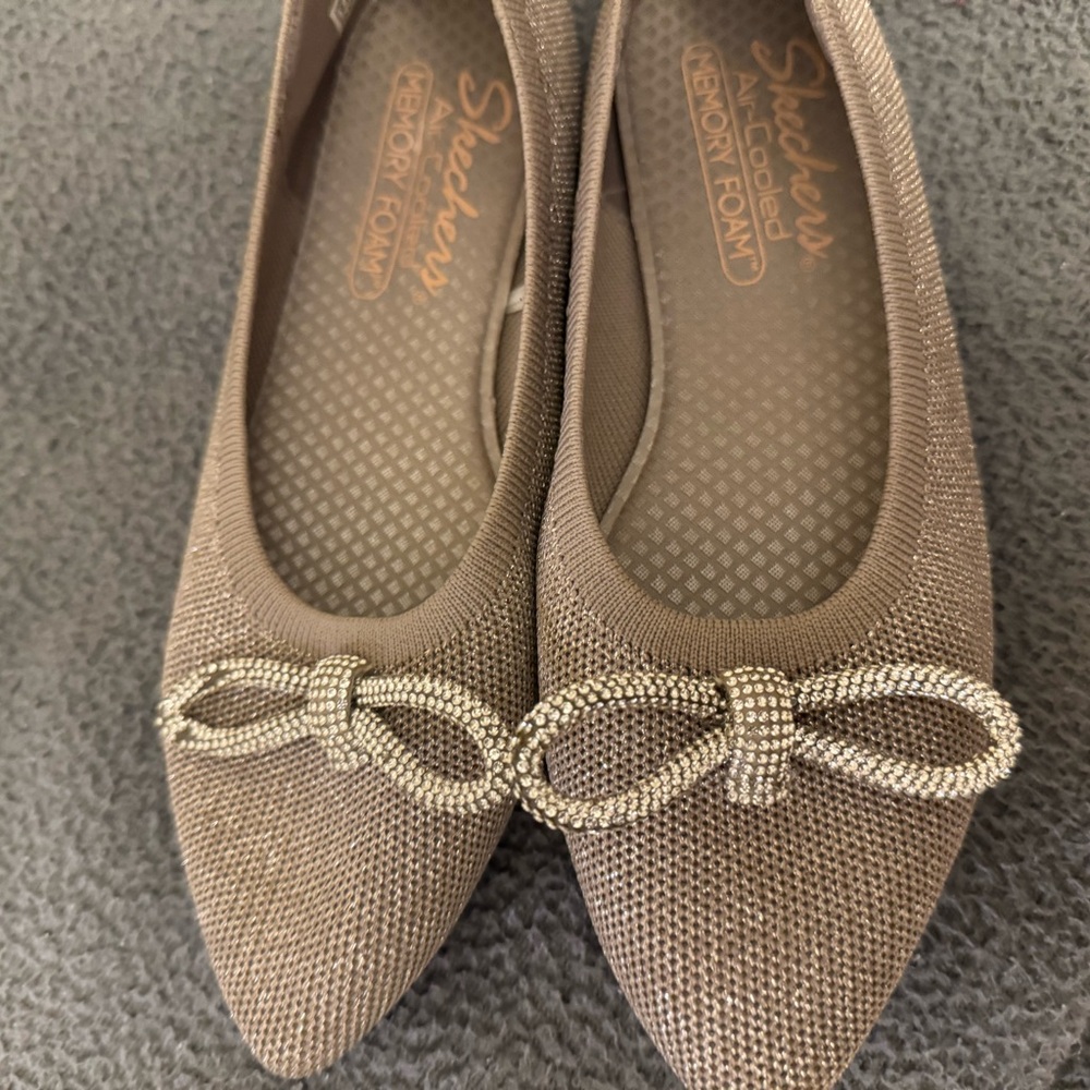 Skechers Women's Brown Flats with Knot Detail